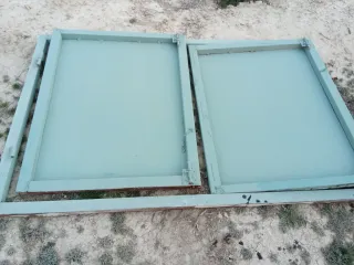Puerta y ventanas metálicas