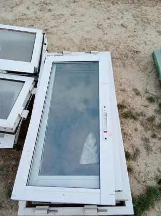 Puerta y ventanas metálicas