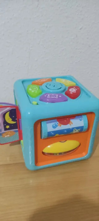 Cubo de actividades infantil