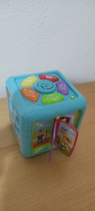 Cubo de actividades infantil