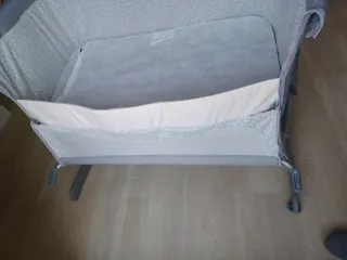 Cuna colecho Chicco gris