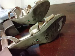 Sandali Nero Giardini oro