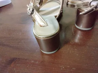 Sandali Nero Giardini oro