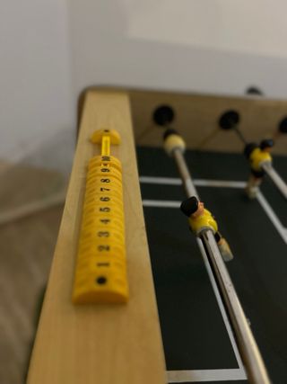 Futbolín de madera