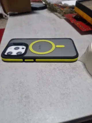 Custodia iPhone 14 Pro MagSafe Trasparente