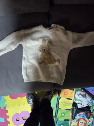 Jersey de punto con conejo
