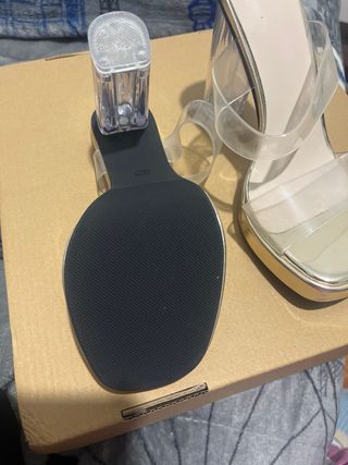 sandalia nueva sin entrenar precio negociable