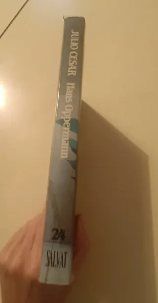 Julio Cesar - Hans Oppermann