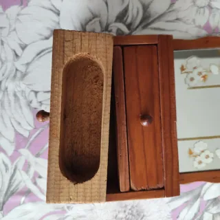 Joyero de madera vintage con espejo