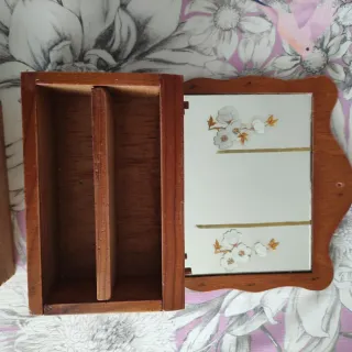 Joyero de madera vintage con espejo