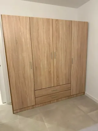 Armario de madera 6 puertas y 2 cajones