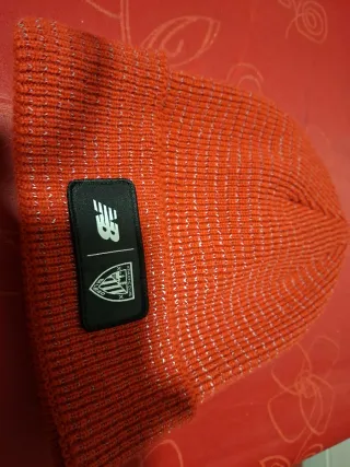Gorro lana New Balance rojo y gris