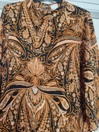 Vestido estampado naranja y negro