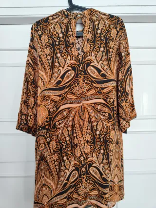 Vestido estampado naranja y negro