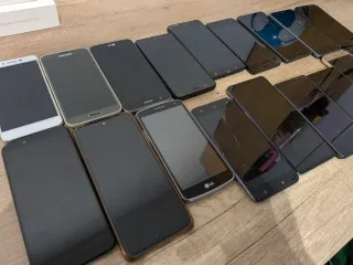 Lote 18 móviles LG, Samsung (algunos funcionan)