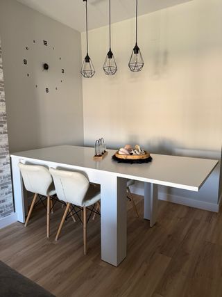 Mesa extensible blanca + 4 sillas