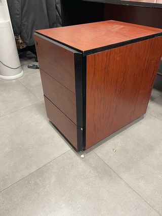 Cajonera de oficina madera, con ruedas.
