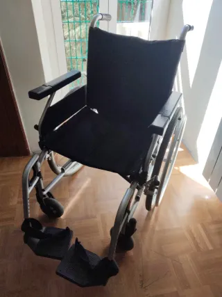 Silla de ruedas para personas mayores