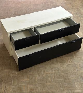Mueble salón 3 cajones blanco y negro