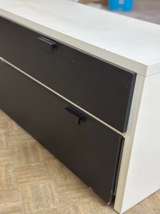 Mueble salón 3 cajones blanco y negro