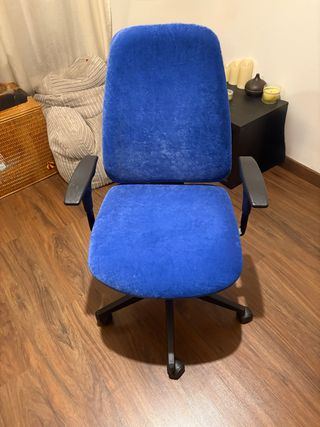 Silla de escritorio azul de terciopelo