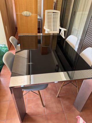 Mesa comedor extensible metal y cristal negro