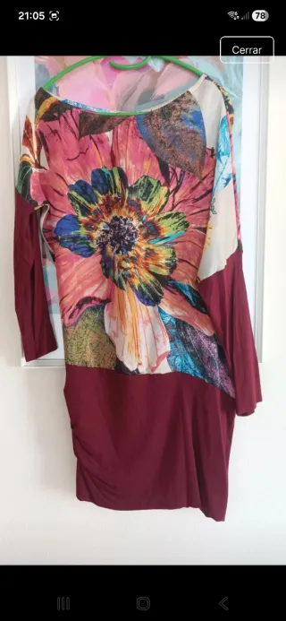 Vestido estampado floral corte desigual