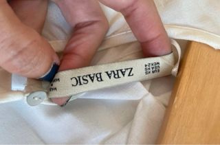 Camisa Zara bordada blanca y negra