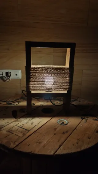 LAMPARA RUSTICA DE MADERA