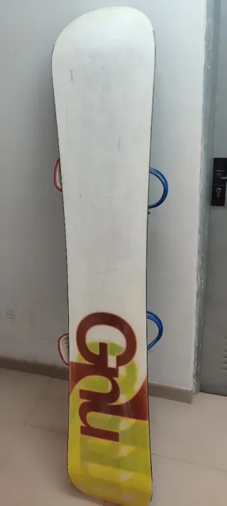 Tabla snowboard GNU 160 + fijaciones Burton + bota