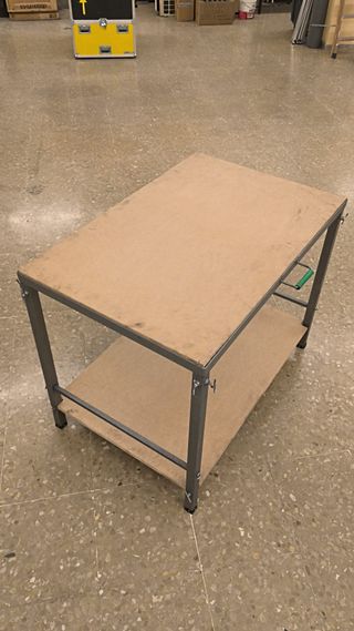 Banco trabajo metal + tableros. Opción Tornillo.