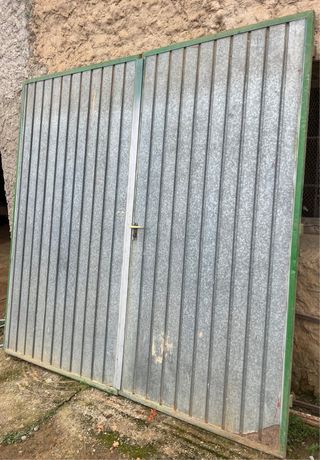 Puerta de garaje metálica