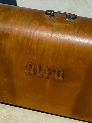 Máquina de coser ALFA vintage mueble original