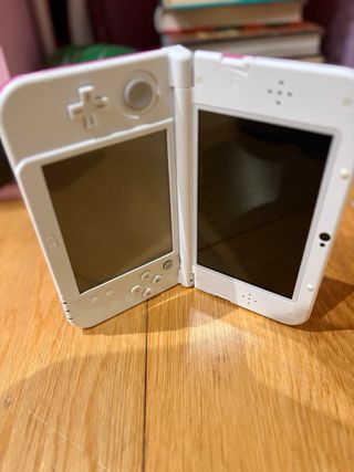 Nintendo New 3DS XL Rosa + 4 Juegos