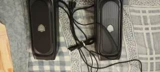 Casse audio nere. Con luci Led. Usate poco.