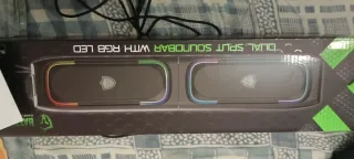 Casse audio nere. Con luci Led. Usate poco.