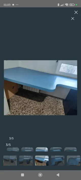Escritorio con cajonera y repisa