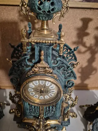 Reloj y Candelabros Bronce Dorado y Verde