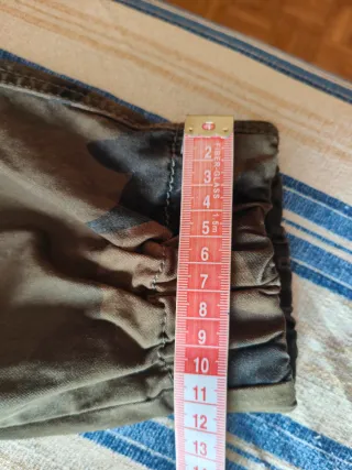 Pantalón cargo camuflaje talla XS