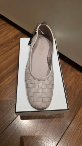 Zapatos planos mujer beige tejidos