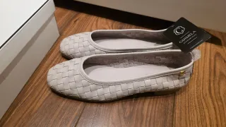 Zapatos planos mujer beige tejidos