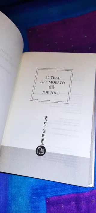 EL TRAJE DEL MUERTO TD 09 (FORMATO GRANDE) (Spa...