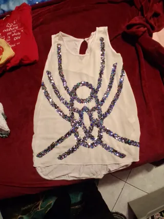 Lotto di vestiti donna: rosso, giallo