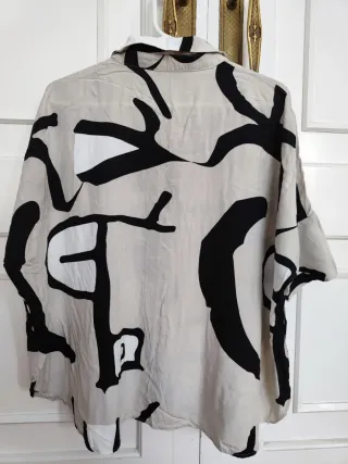 Camisa Estampada Blanco y Negro