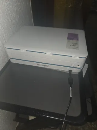 Impresora HP Blanca y Azul