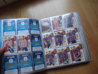 ÁLBUM ARCHIVADOR ADRENALYN 2022-23 + 409 CARTAS