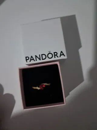 Anillo Pandora Corazón Rojo y Dorado
