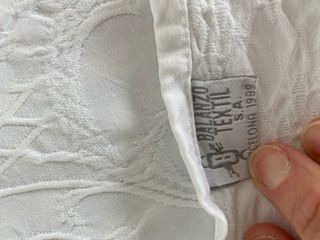 Colcha bordada antigua