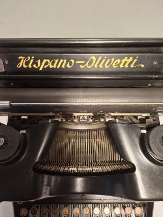 Máquina de escribir Hispano Olivetti
