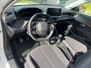 Peugeot 208 2022
